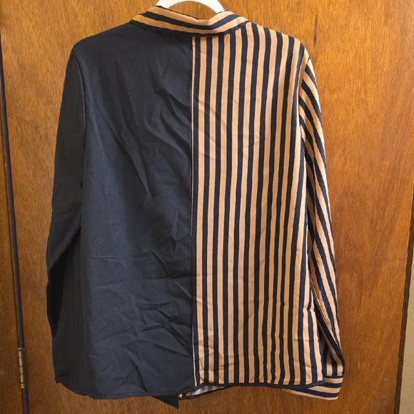 SHEIN Black and Tan Asymmetrical Blouse - Picture 3 of 3